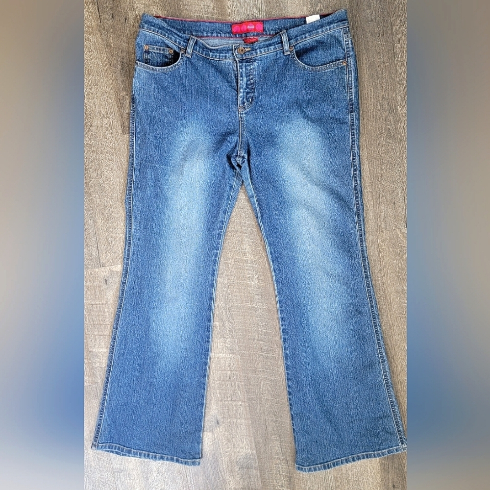 Vintage Y2K Flare Jean's Junior's 15 Medium Wash Distressed Low-Mid Rise GLO Jea
